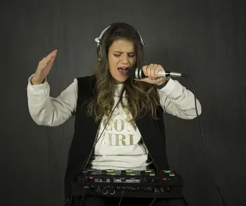 Пе4енката пусна "любовно" ВИДЕО към песента "My Love"