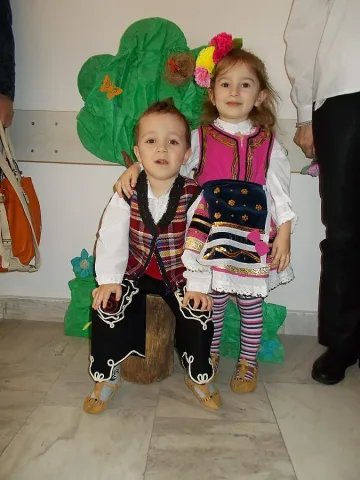 Подаръци и поздрави за акушери и гинеколози 