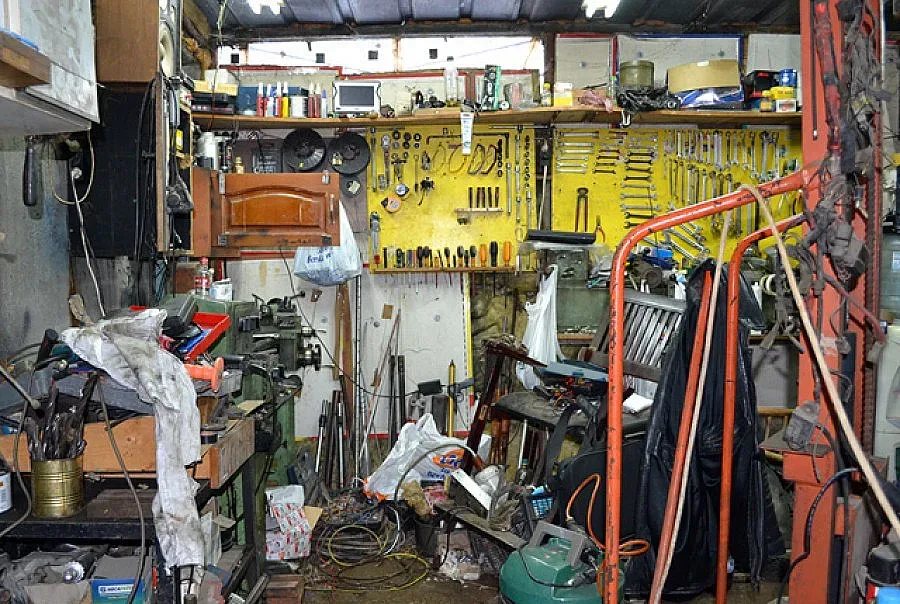 Полицай под прикритие разби група за оръжие и наркотици