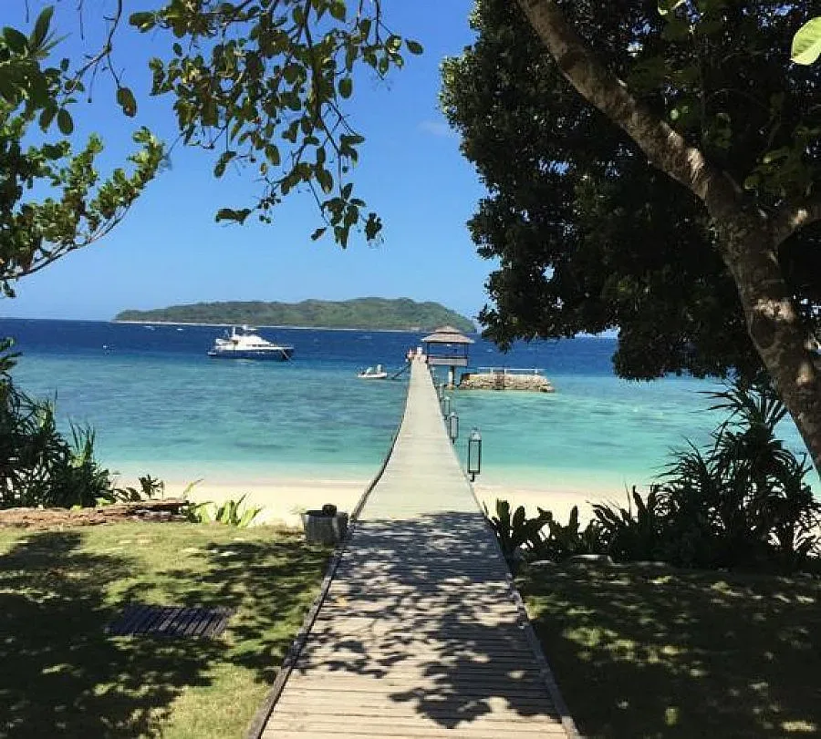 60 000 долара за седмица на остров