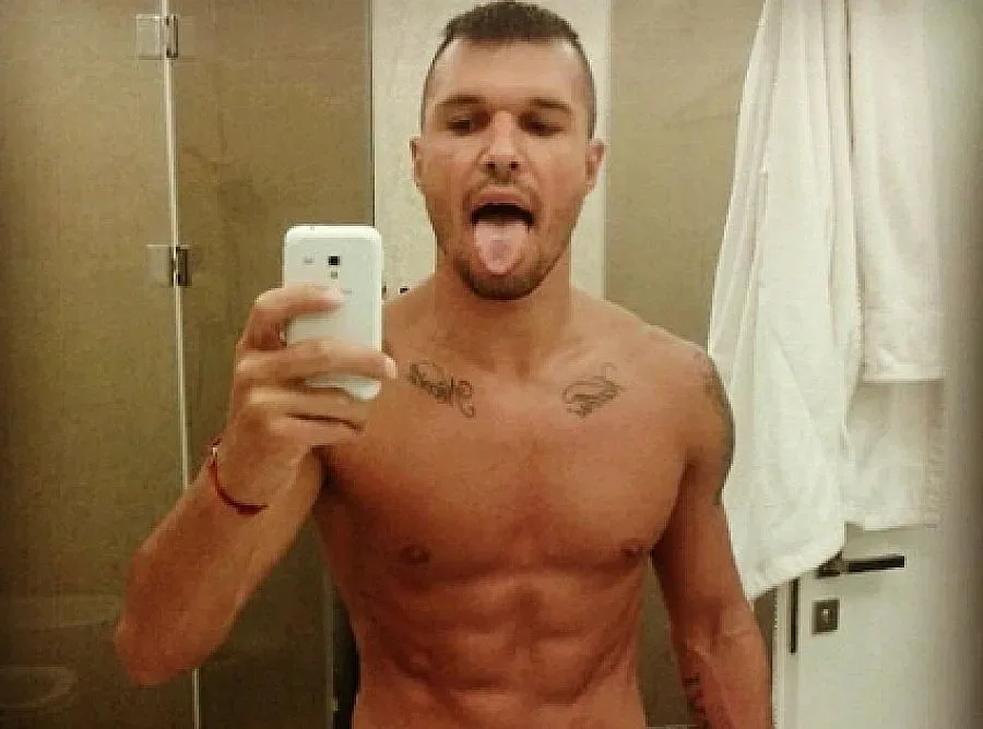 Загадката: Плейбой, голям талант, но..