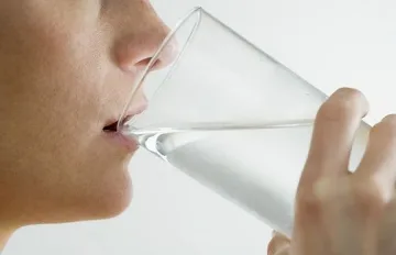 Експерт: Хората не трябва да се притесняват, че пият фекална вода