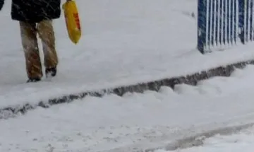 210 нарушения за непочистени тротоари в София