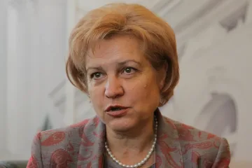 Менда Стоянова: Няма риск от натиск върху общините