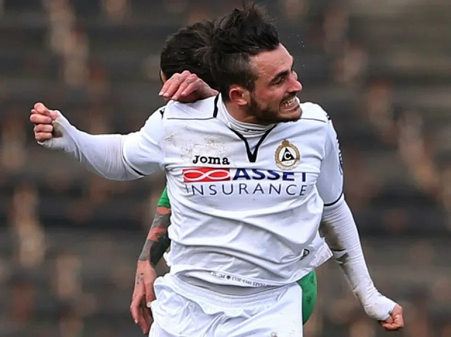 Бащата на Манзоро не го пускал да дойде