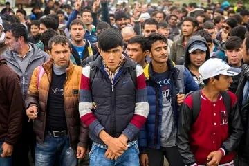 Холандец: Затворете мъжете бежанци!