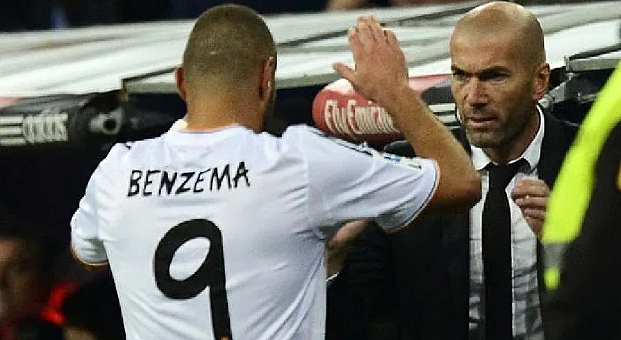 Алжирско лоби спасява Бензема