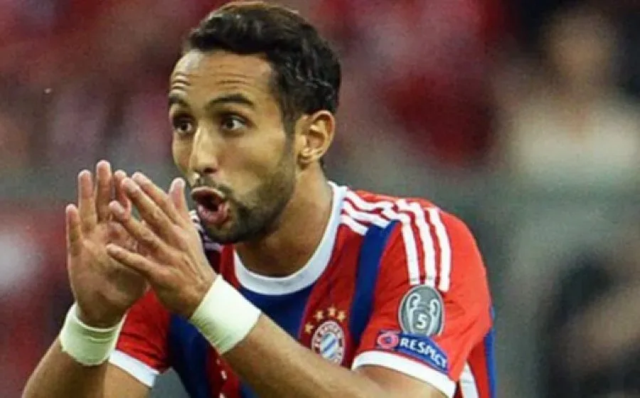 Защитник  на "Байерн" стана жертва на трафик на лични данни. 