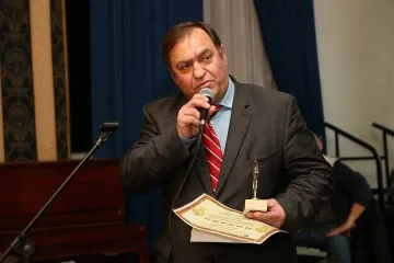 Евстатиев прелъстил малката Ирина с водка в сока