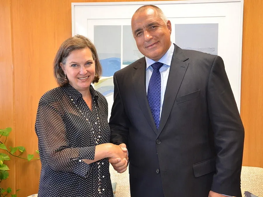 При засилени мерки за сигурност: Нюланд в София за 5 часа днес