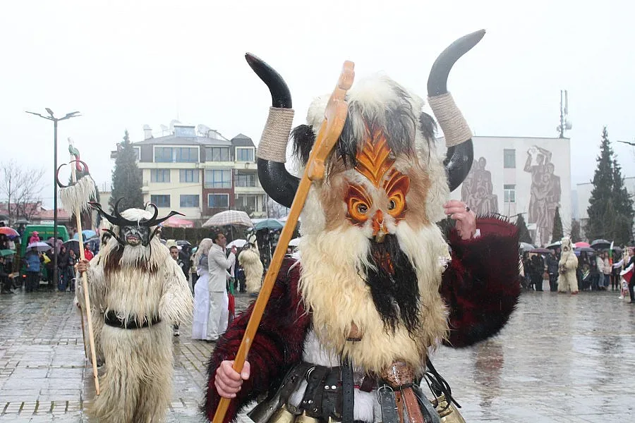 Събират хурки и кожи за Музей на кукера