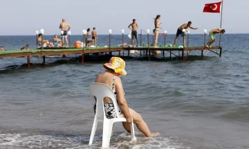 Туристите в Турция ще паднат с 25%