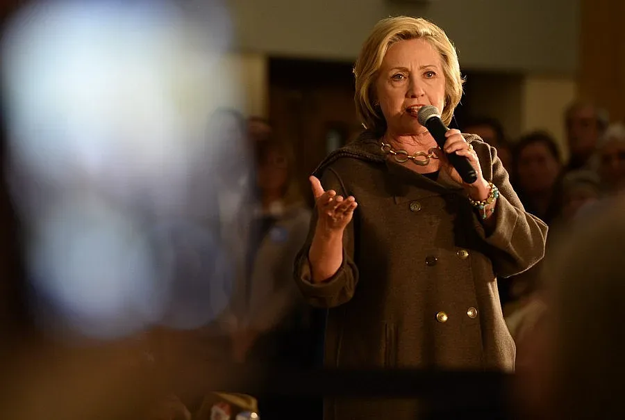 Клинтън: Путин e като хулиган