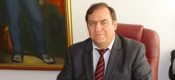 Хората в Стрелча подготвят линч за кмета, посегнал на ученичка