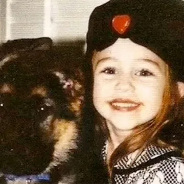 Загадката: Певица, актриса или..