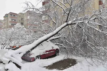 Опасно време в 11 области на страната