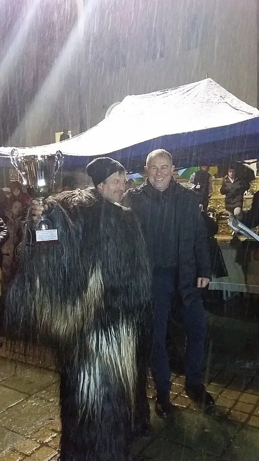 Отрупаха кукери с награди