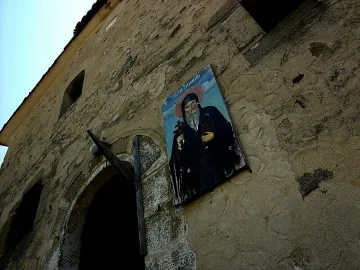 Храм едва побра миряни за лечебна нощувка