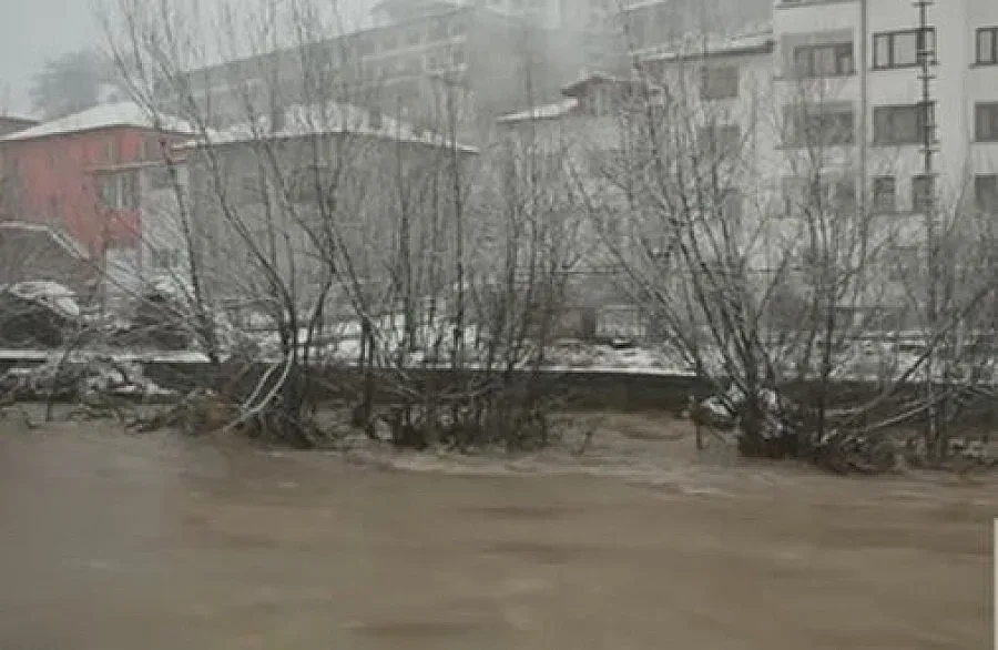 Арда преля, помете коли и стени