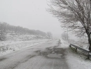 Червен код в 3 области за валежи от дъжд и сняг