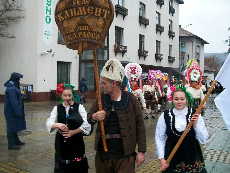 Над 3000 кукери предизвикаха земетръс в Симитли