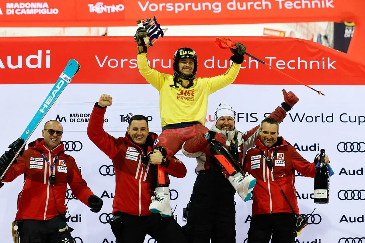 Алберт Попов след триумфа: Продължаваме да мачкаме!