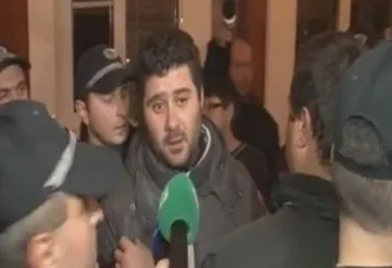 Поничките без забрана да напускат страната