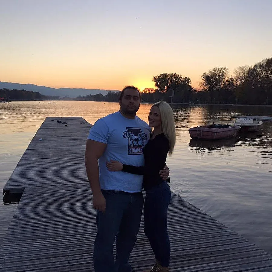 Индийчета даряват цветя на Русев