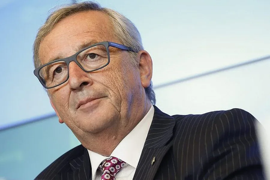 Юнкер: Няма да се откажа от релокацията на бежанците