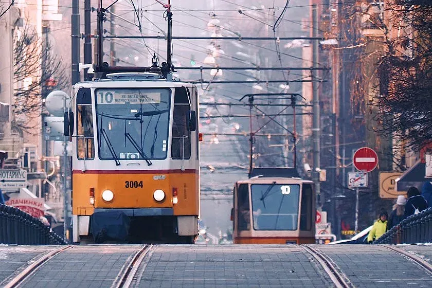 Софиянци пътуват за левче в градския транспорт днес! Вижте как