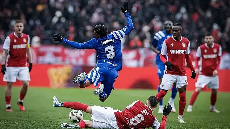 Внимание. ЦСКА и Левски опасно близо един до друг