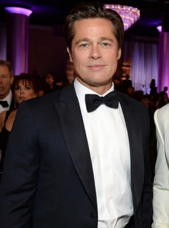 Брад Пит се подмлади 