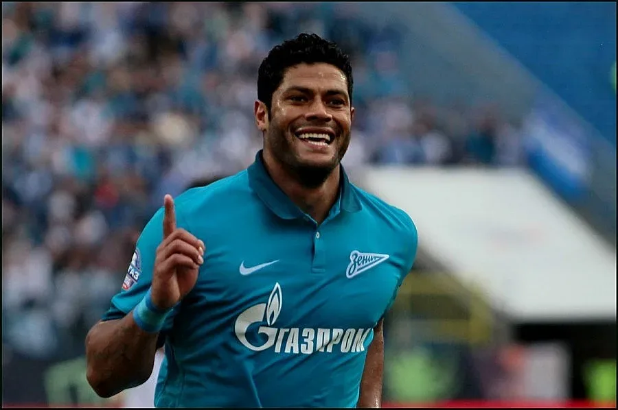 Хълк осинови момиченце