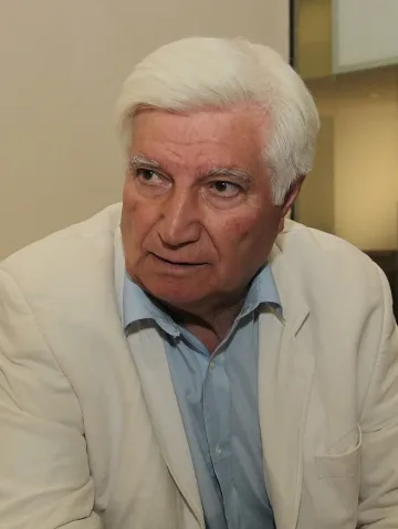  За конституцията и реформите 