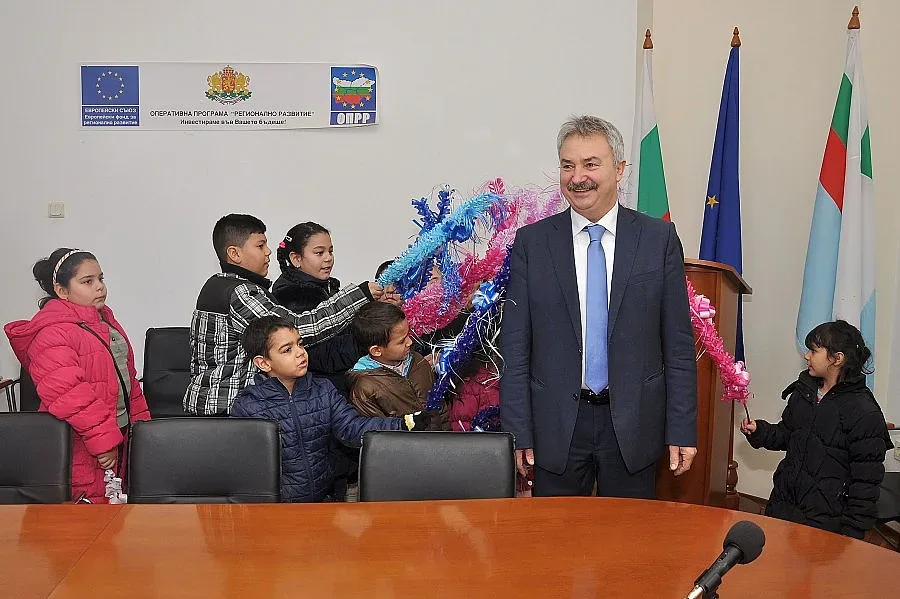 Ромчета сурвакаха кмета на Монтана