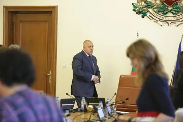 Бойко към Лозан: Атакувате ме политически!