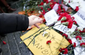 Седем задържани за атентата в центъра на Истанбул