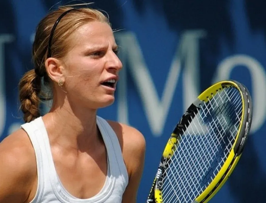 Каратанчева отпадна от Аустрелиън Оупън