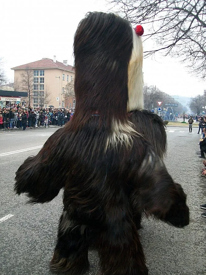 Кукери затварят улици в Симитли