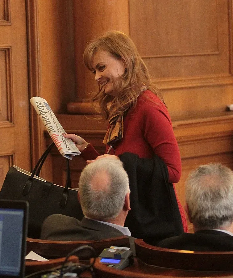 Карастоянова дала оставка 