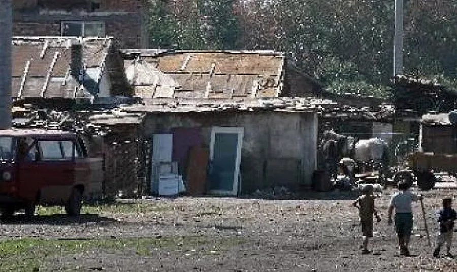 Кмет награждава ромски хубавици