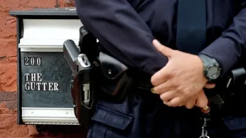 Полицай застреля дете погрешка