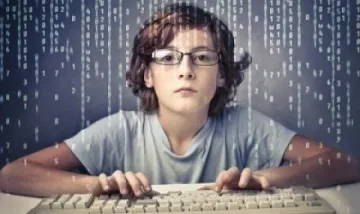 Ученик хакна шефа на US разузнаването