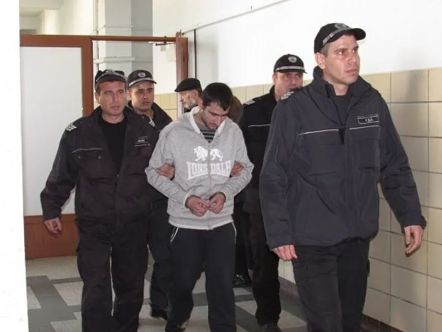 28 години затвор за младеж, пребил свой приятел до смърт