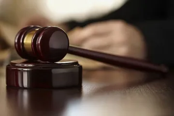Изправят на съд лихвар и рекетьор