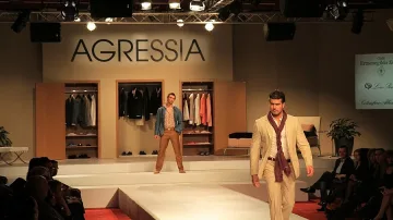 Империята "Агресия" започва с 10 шивачки