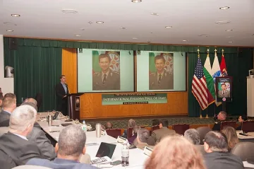 САЩ почетоха наш генерал