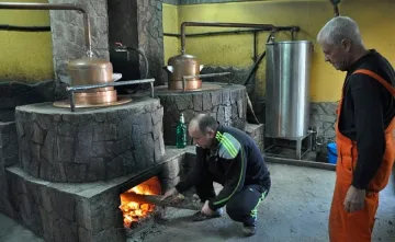 Домашната ракия пълна с отрови