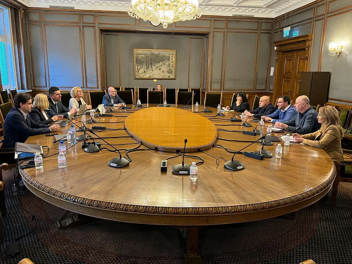 Извънредно от парламента! Подновиха преговорите за кабинет