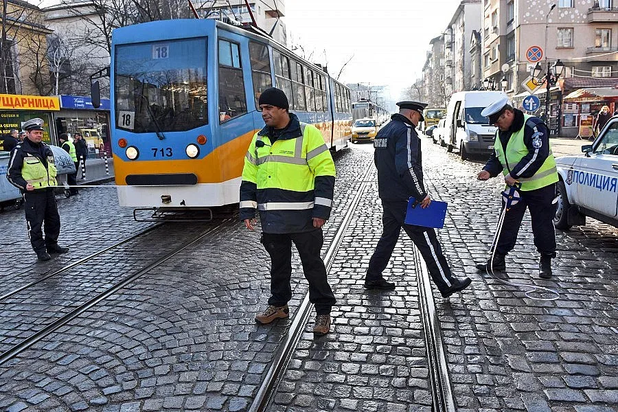 Трамвай блъсна пешеходка в столицата